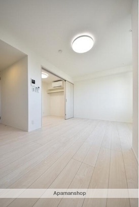 1LDK Mansion in Nakano, Tokyo — photo 3 of 3