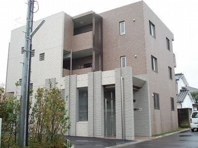 2LDK Mansion in Nakano, Tokyo - Image 1