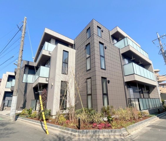 2LDK Mansion in Nakano, Tokyo - Image 1