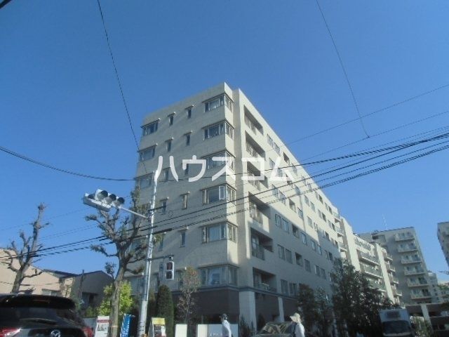 2LDK Mansion in Setagaya, Tokyo - Image 1