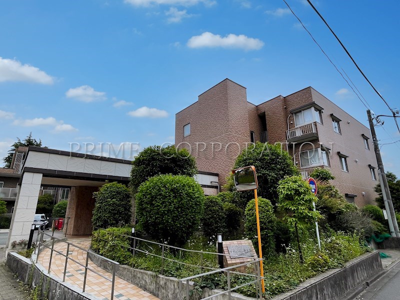 2LDK Mansion in Setagaya, Tokyo - Image 1