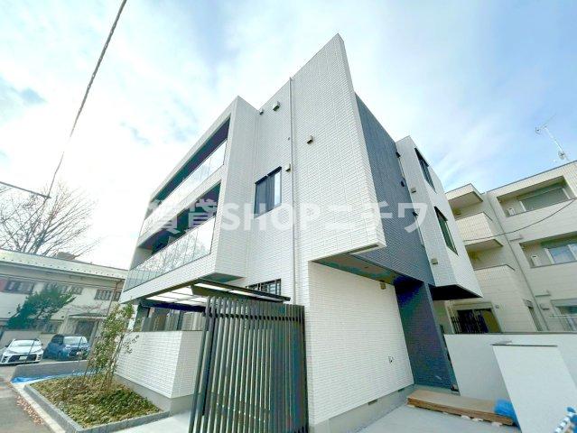 2LDK Mansion in Shibuya, Tokyo - Image 1