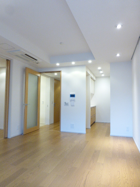 2LDK Mansion in Shibuya, Tokyo — photo 3 of 3