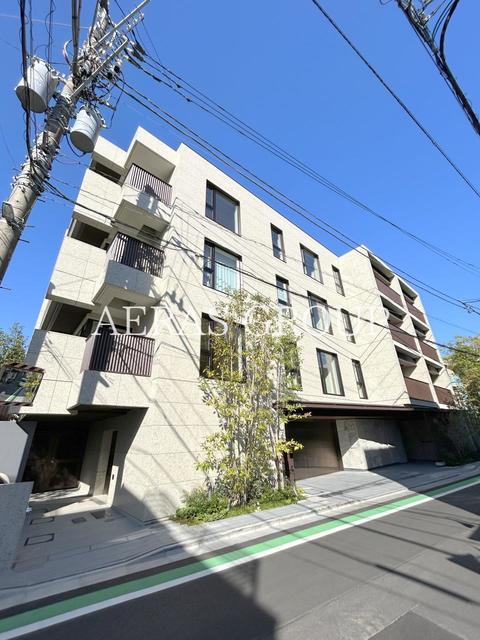 2LDK Mansion in Shibuya, Tokyo - Image 1