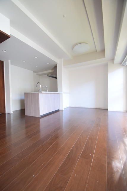 2LDK Mansion in Shibuya, Tokyo — photo 3 of 3