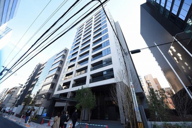 2LDK Mansion in Shibuya, Tokyo - Image 1