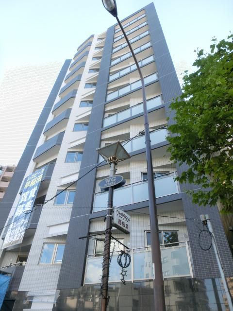 2LDK Mansion in Shinjuku, Tokyo - Image 1
