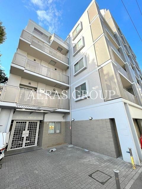 2LDK Mansion in Shinjuku, Tokyo - Image 1