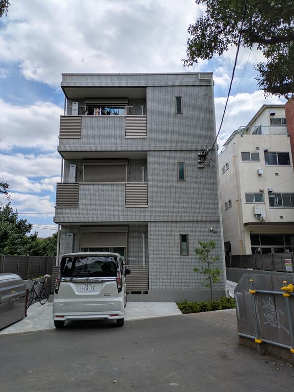 2LDK Mansion in Suginami, Tokyo