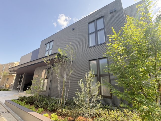 2LDK Mansion in Suginami, Tokyo - Image 1