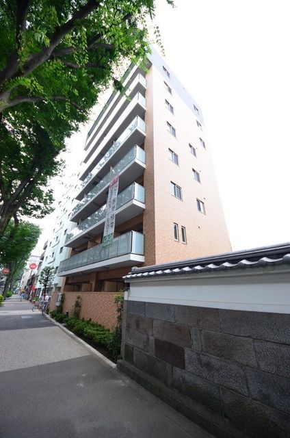 2LDK Mansion in Suginami, Tokyo - Image 1