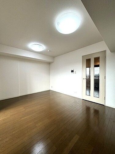 2LDK Mansion in Toshima, Tokyo - Image 1