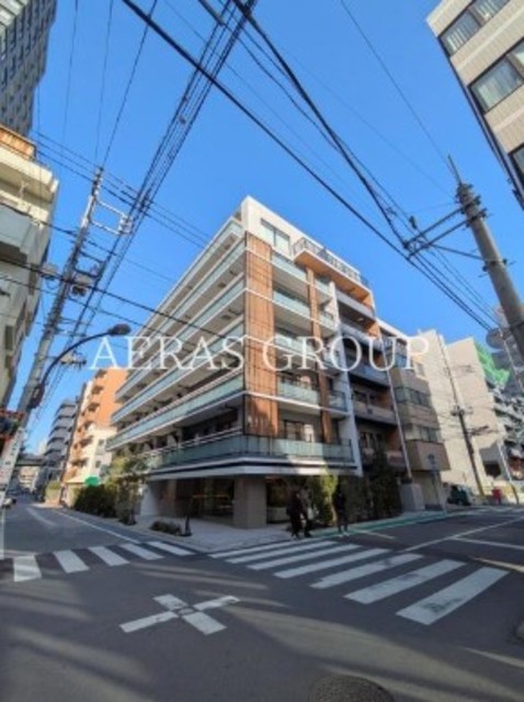 2LK Mansion in Shinjuku, Tokyo - Image 1