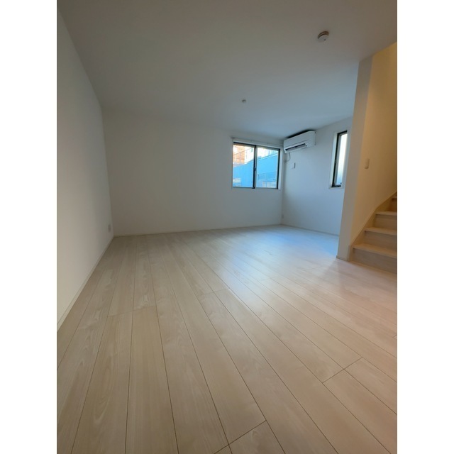 2SLDK Apartment in Shibuya, Tokyo — photo 3 of 3