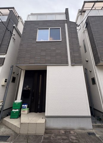 2SLDK Apartment in Shinjuku, Tokyo - Image 1