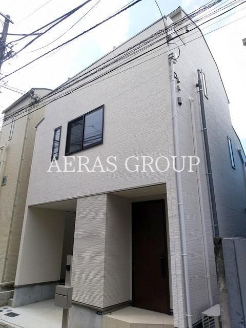 2SLDK Apartment in Shinjuku, Tokyo - Image 1