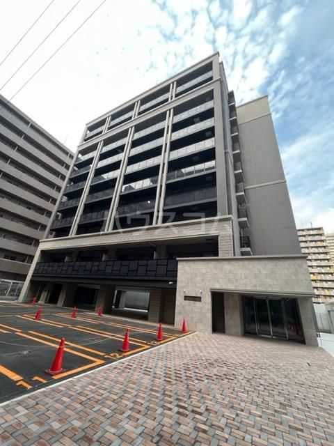 2LDK Mansion in Kita-ku, Osaka - Image 1