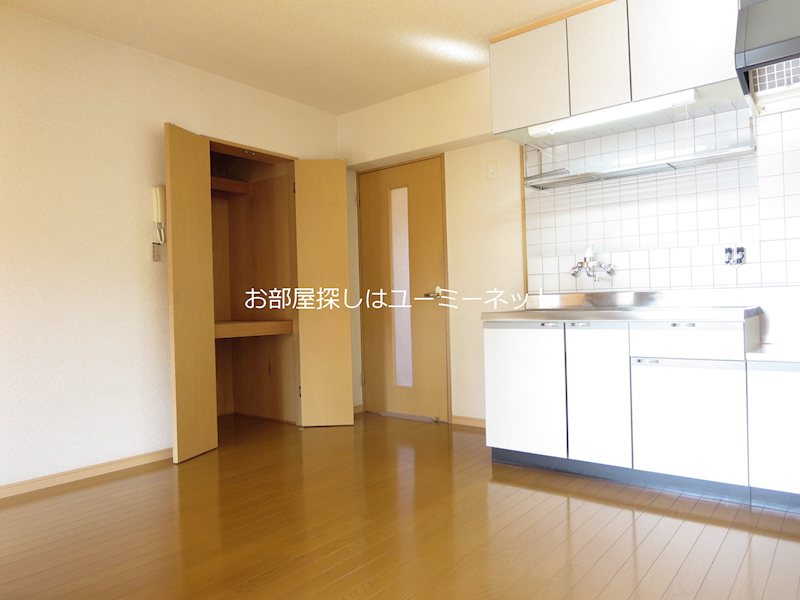 3DK Mansion in Kagoshima, Kagoshima — photo 3 of 3