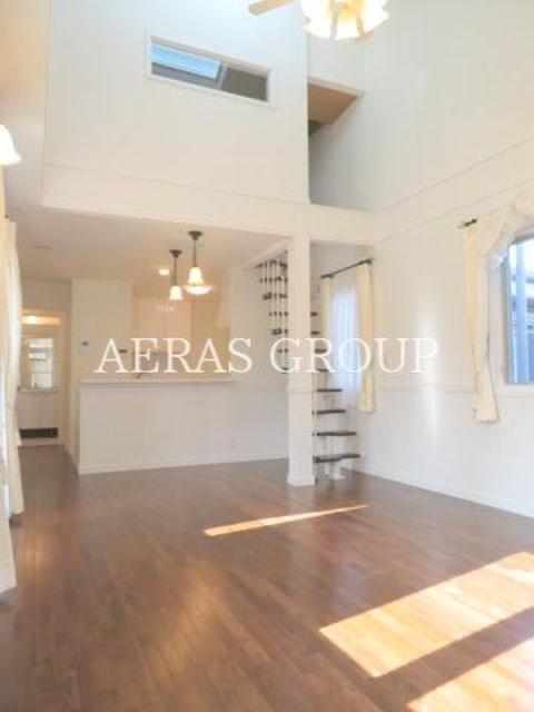 3LDK Apartment in Meguro, Tokyo — photo 3 of 3
