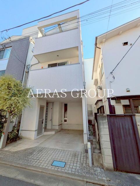 3LDK Apartment in Meguro, Tokyo - Image 1