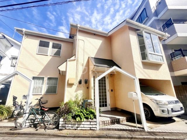 3LDK Apartment in Setagaya, Tokyo - Image 1