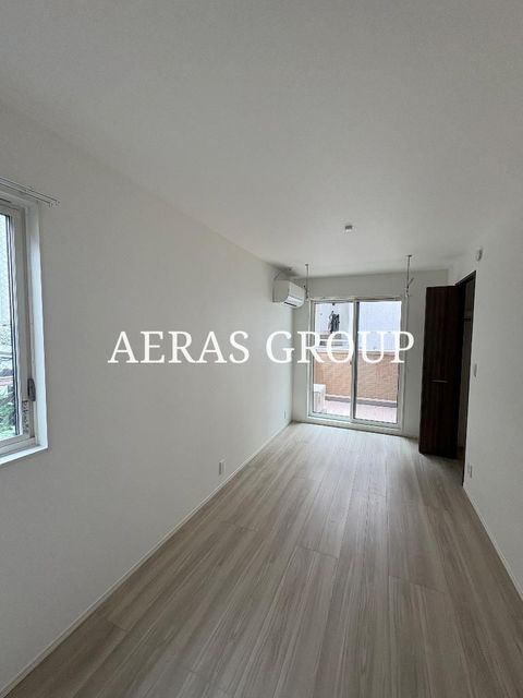 3LDK Apartment in Shibuya, Tokyo — photo 3 of 3