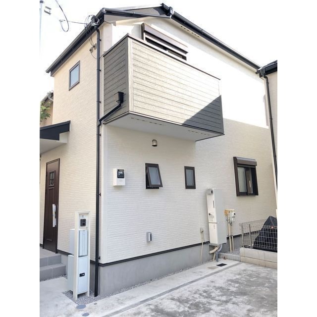 3LDK Apartment in Shinjuku, Tokyo - Image 1