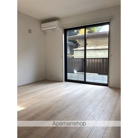 3LDK Apartment in Shinjuku, Tokyo — photo 3 of 3