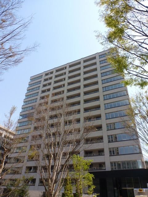 3LDK Mansion in Chiyoda, Tokyo - Image 1