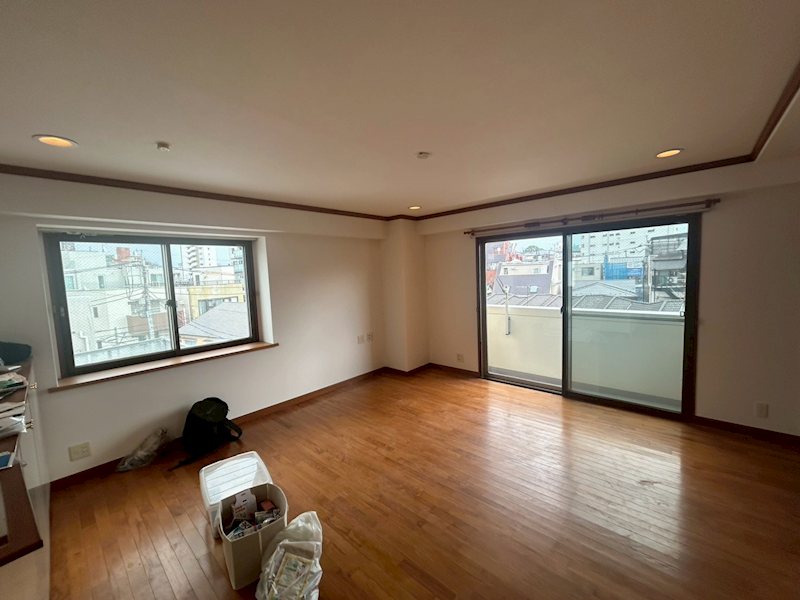 3LDK Mansion in Meguro, Tokyo — photo 3 of 3
