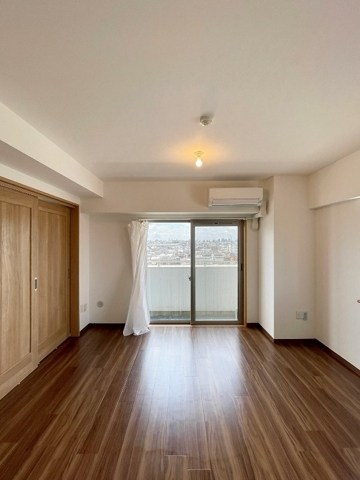 3LDK Mansion in Meguro, Tokyo — photo 3 of 3