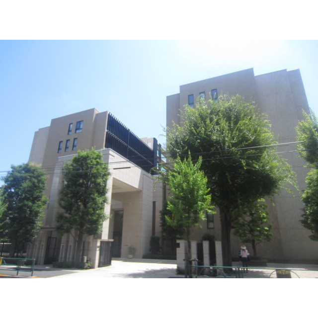 3LDK Mansion in Meguro, Tokyo - Image 1