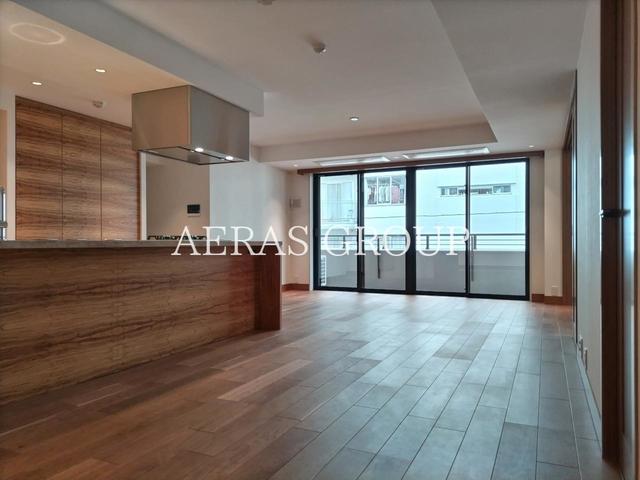 3LDK Mansion in Minato, Tokyo — photo 3 of 3
