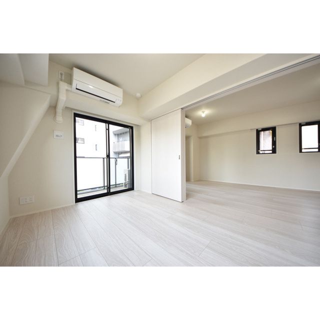 3LDK Mansion in Minato, Tokyo — photo 3 of 3