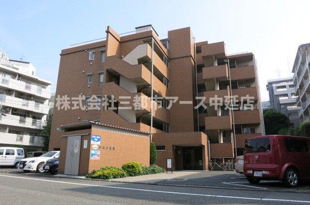 3LDK Mansion in Setagaya, Tokyo - Image 1