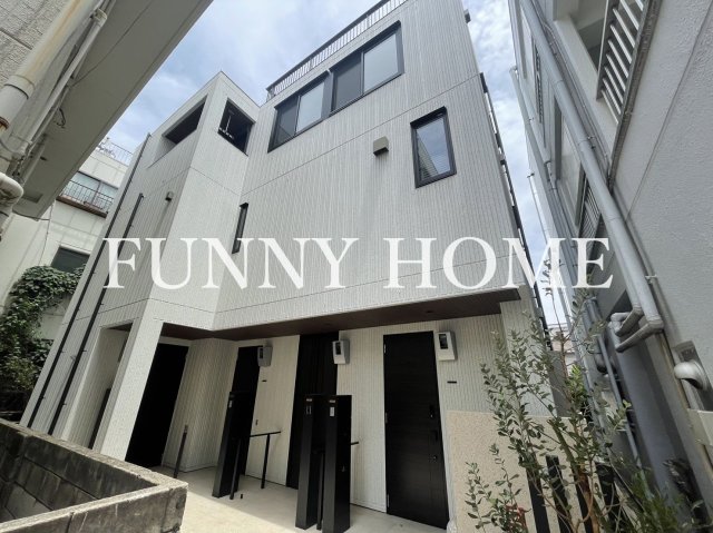 3LDK Mansion in Setagaya, Tokyo - Image 1