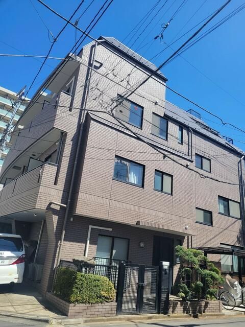3LDK Mansion in Shibuya, Tokyo - Image 1
