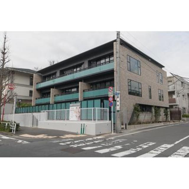 3LDK Mansion in Shibuya, Tokyo - Image 1