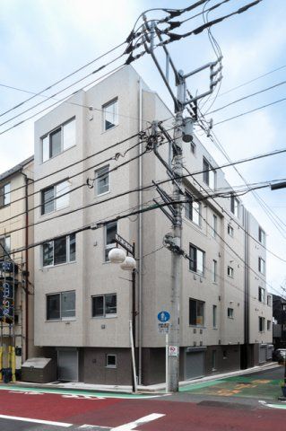 3LDK Mansion in Shinjuku, Tokyo - Image 1