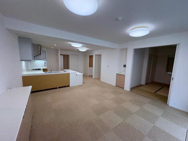 3LDK Mansion in Suginami, Tokyo — photo 3 of 3