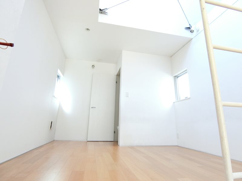 3SLDK Apartment in Shibuya, Tokyo — photo 3 of 3