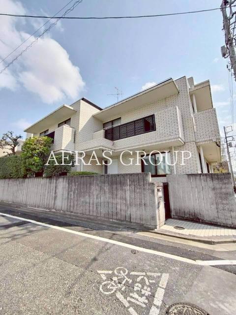 3SLDK Mansion in Meguro, Tokyo - Image 1