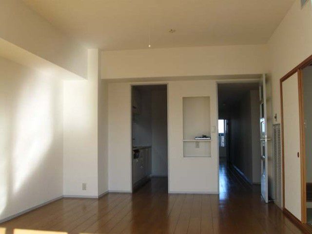 3SLDK Mansion in Minato, Tokyo — photo 3 of 3