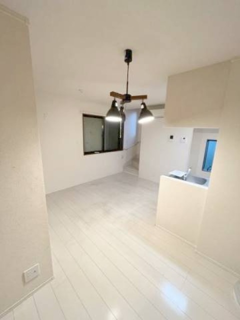 4LDK Apartment in Meguro, Tokyo — photo 3 of 3