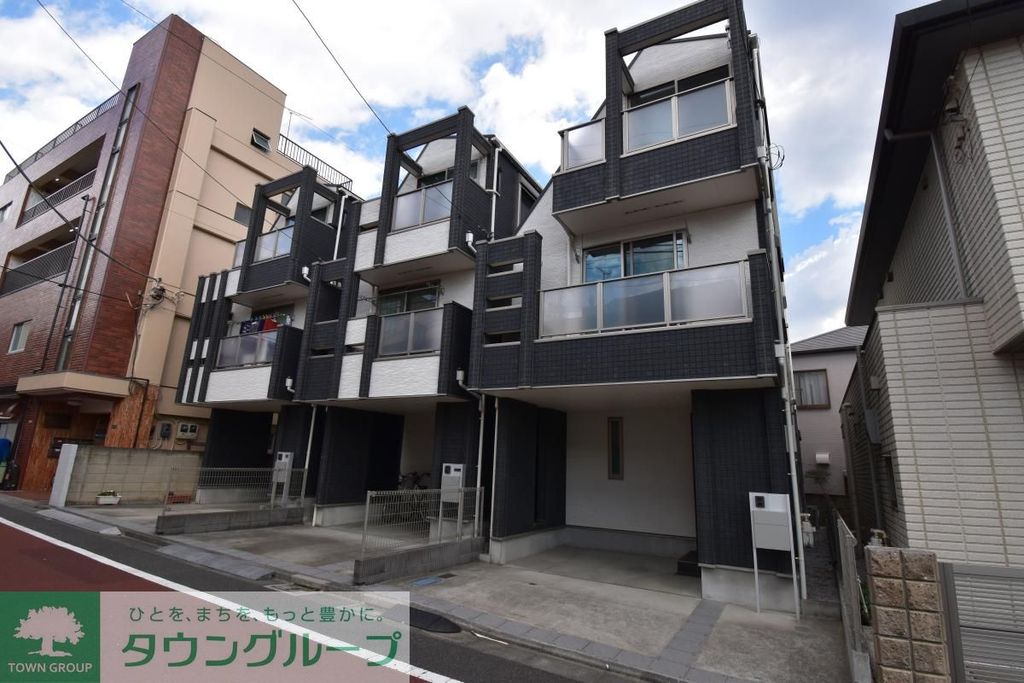 4LDK Apartment in Setagaya, Tokyo