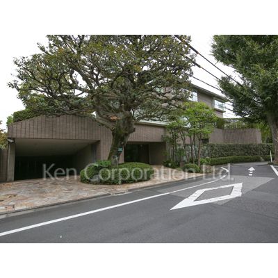 4SLDK Mansion in Shinjuku, Tokyo - Image 1