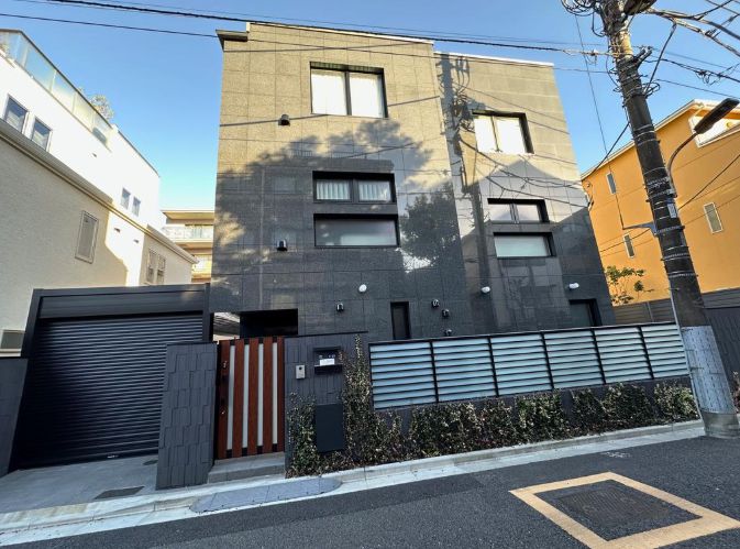 7LDK Apartment in Minato, Tokyo