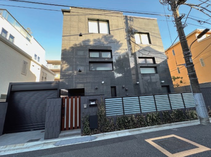 7LDK Apartment in Minato, Tokyo