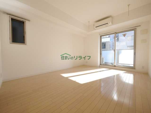 ワンルーム Mansion in Chiyoda, Tokyo - Image 1