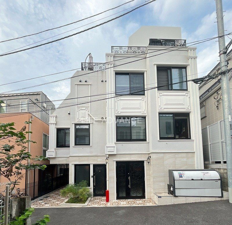 ワンルーム Mansion in Shibuya, Tokyo - Image 1